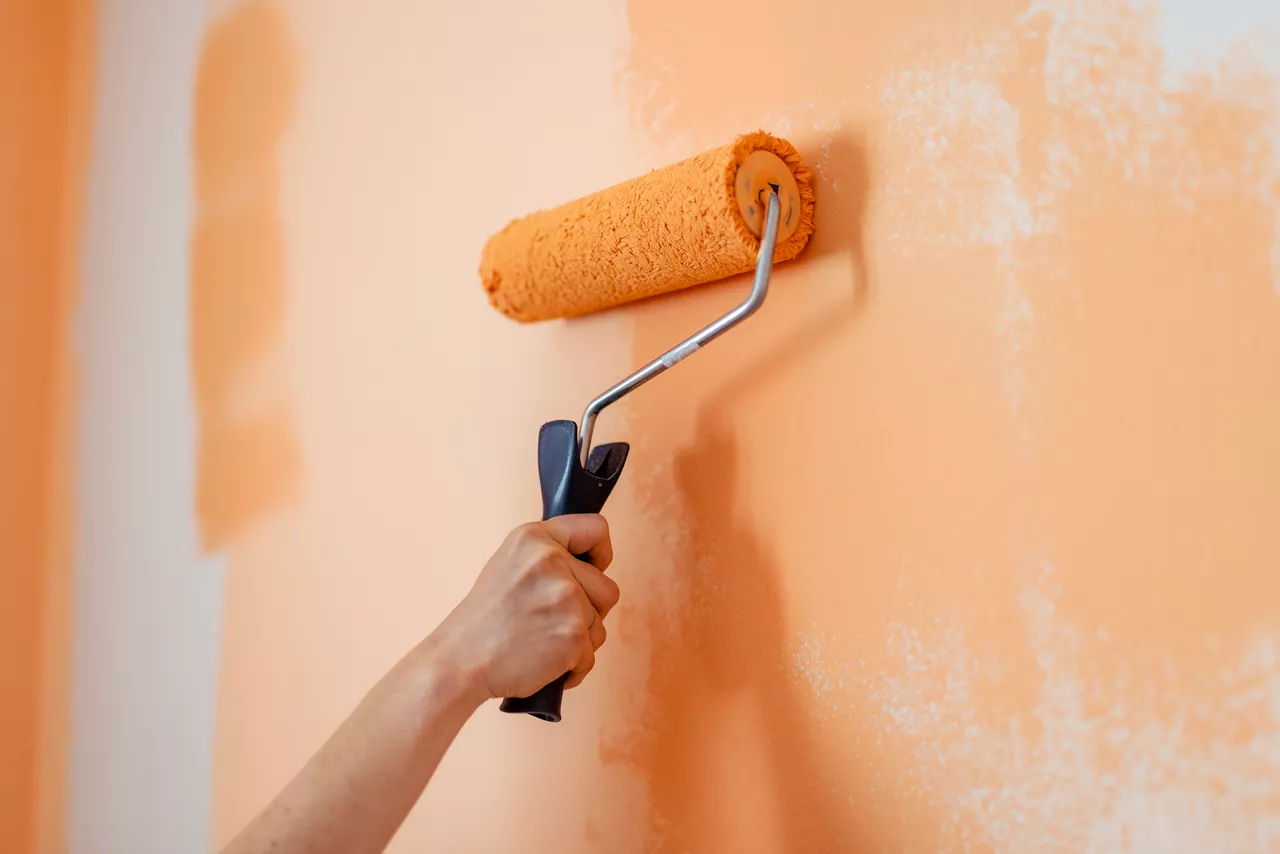 how-to-use-a-paint-roller-on-walls-tips-a